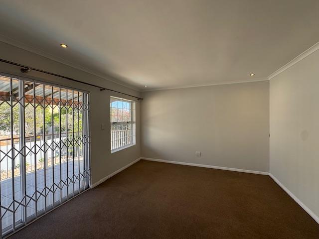 To Let 5 Bedroom Property for Rent in West Beach Western Cape